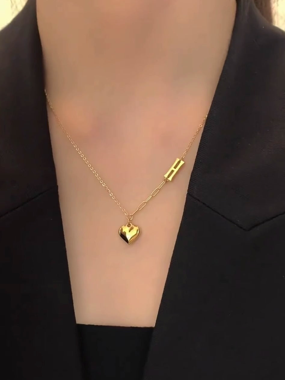 Minimalist 18K Gold Plated Heart Pendant Necklace for Women, Titanium Steel Clavicle Chain