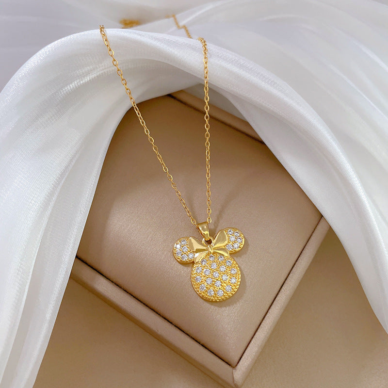 Collana con ciondolo a farfalla in acciaio al titanio di lusso con strass per donna, catena delicata per clavicola con design geometrico
