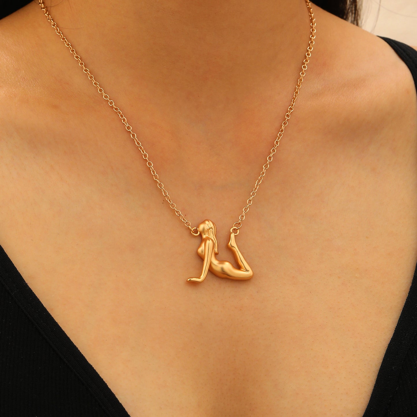 Collana con ciondolo sportivo geometrico in lega placcata per donna