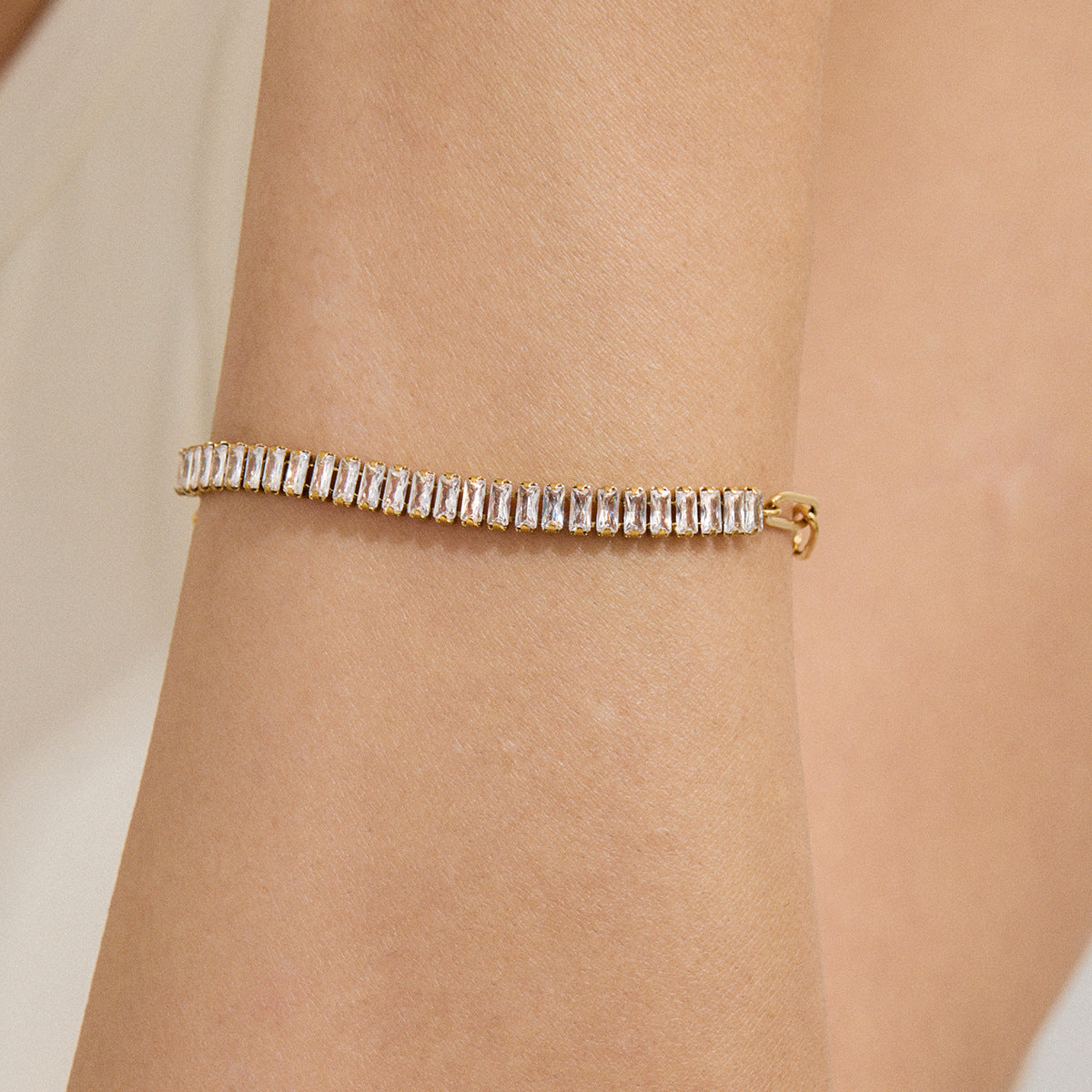 Elegant 18K Gold Plated Geometric Stainless Steel Cubic Zirconia Bracelet for Women