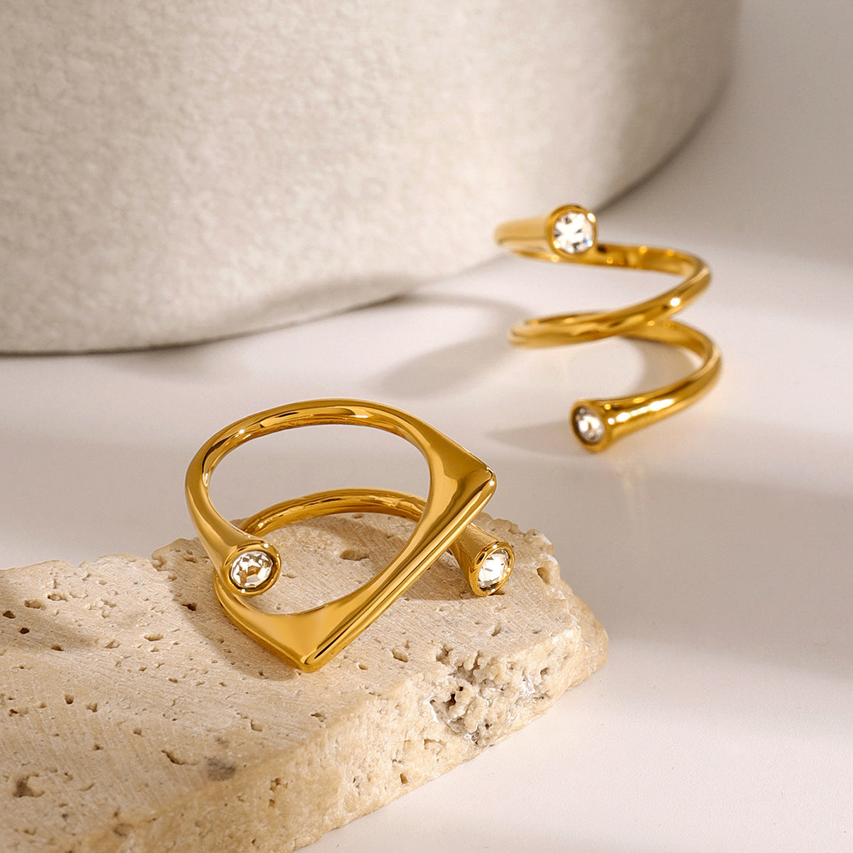 Anillo de circonita de acero inoxidable geométrico con acabado chapado para mujer, joyería minimalista de moda