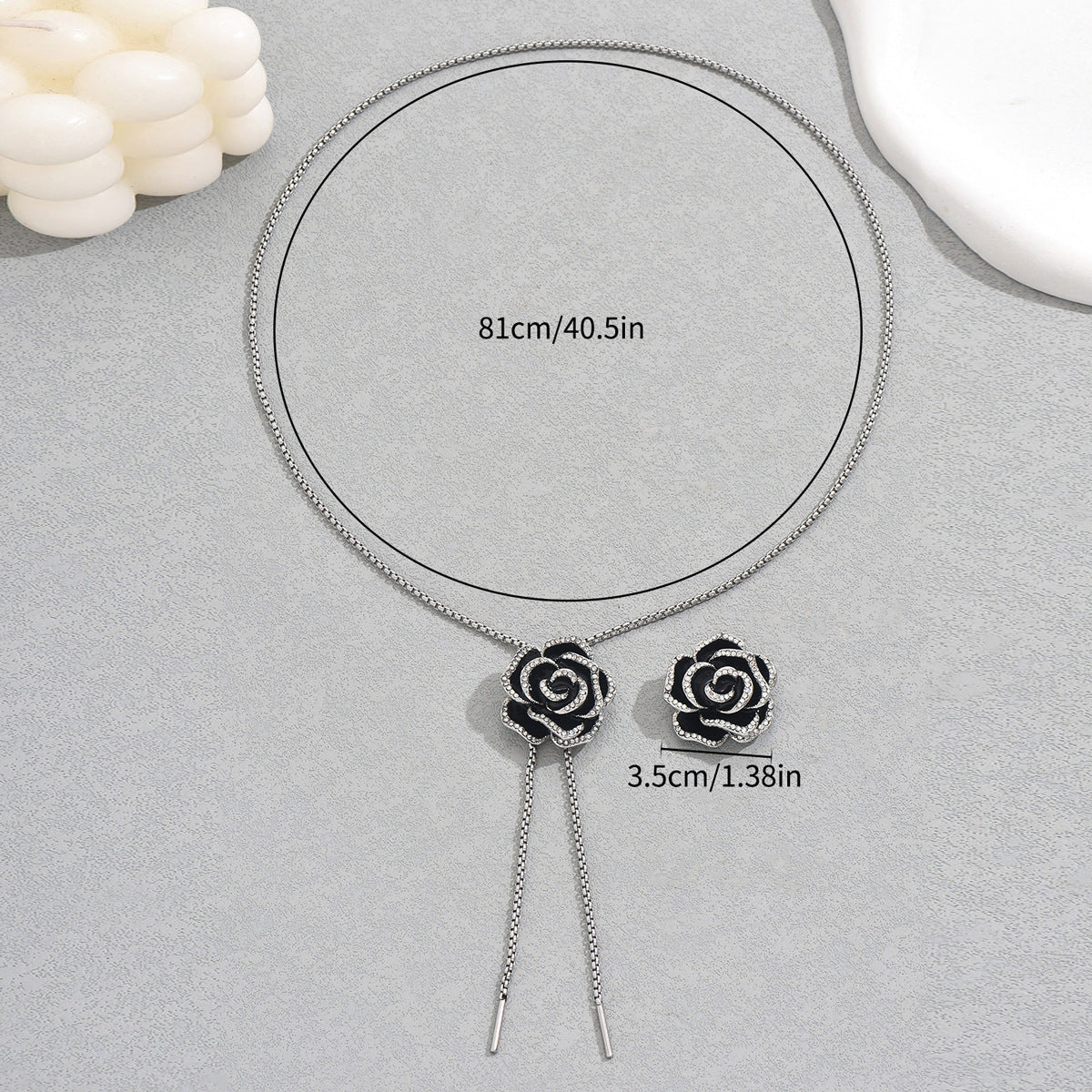 Set di collana in lega con elegante rosa floreale e intarsi di strass per donna, gioielli alla moda regolabili