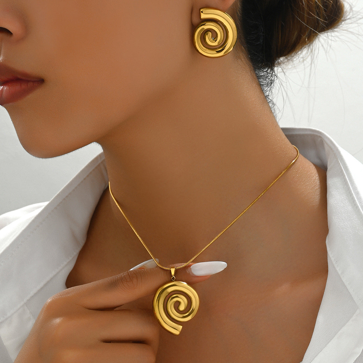 Parure con collana e orecchini pendenti geometrici minimalisti in filo per donna con catena a medaglione in rame placcato