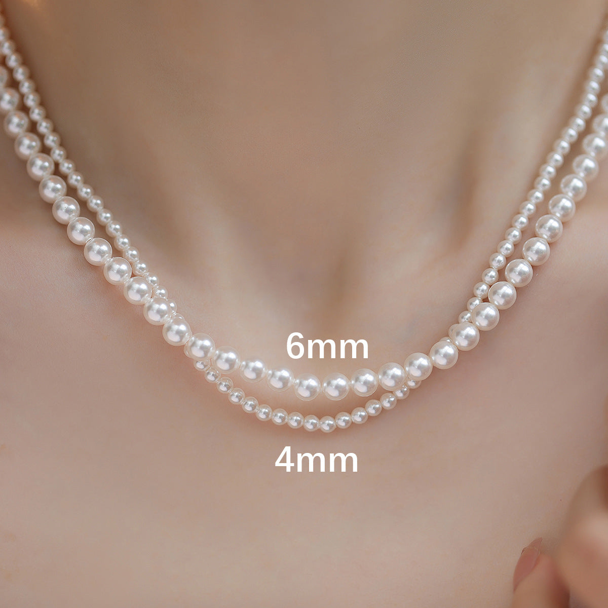 Elegante collar de clavícula de perlas barrocas para mujer con colgante de nácar, acabado chapado, cadena tipo O, textura ligera al agua, longitud corta