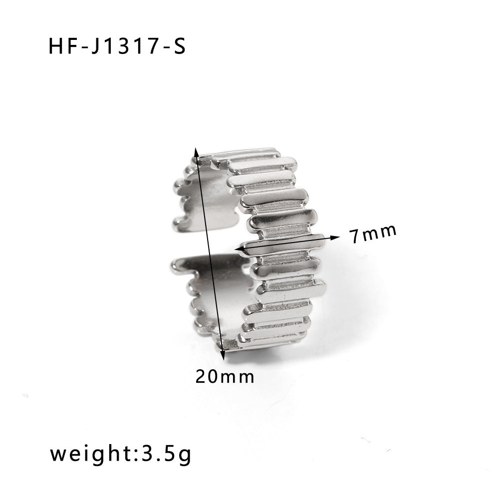 Anello da donna in acciaio inossidabile geometrico a forma di cuore, minimalista, con finitura placcata e design ispirato a una catena