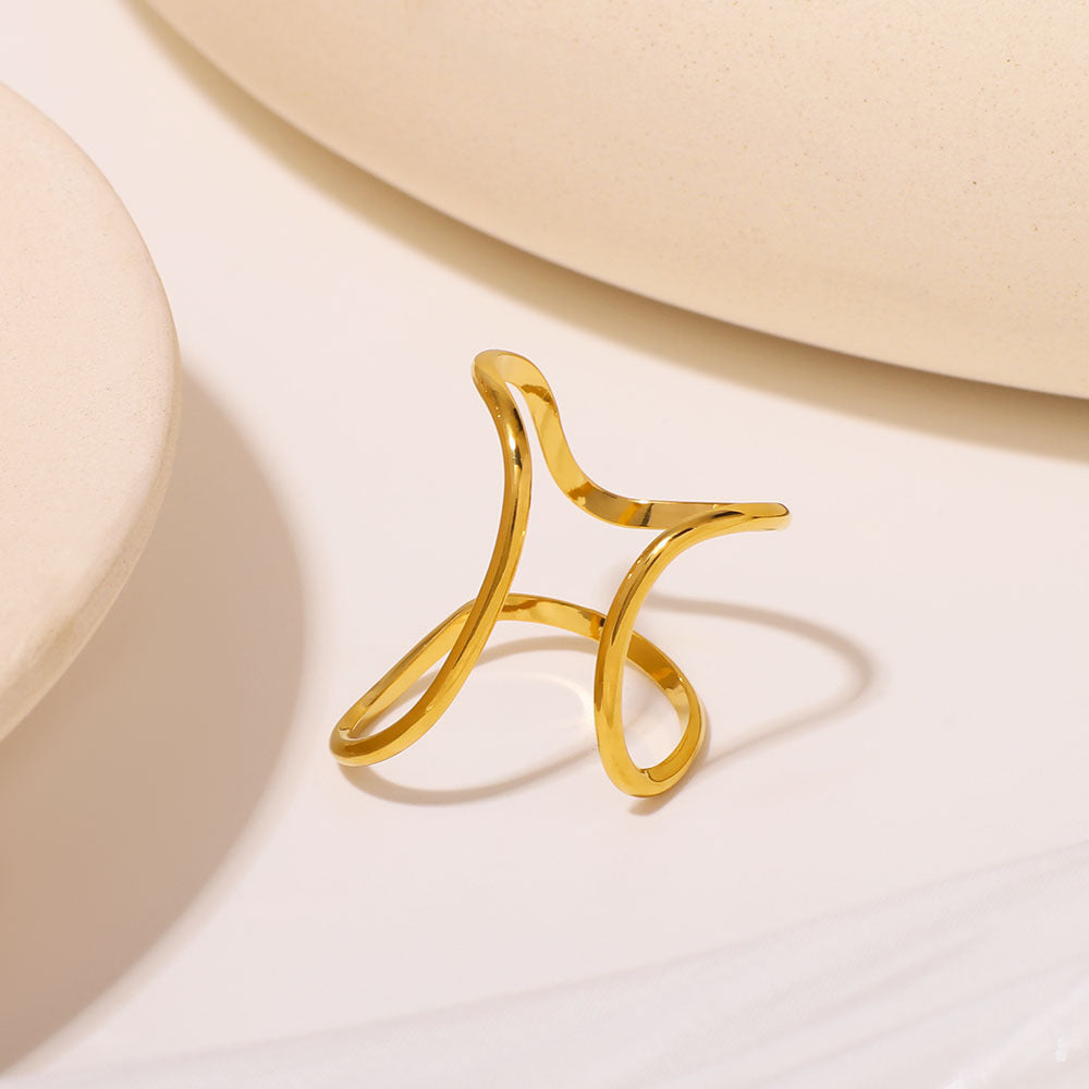 Anello minimalist asimmetrico in acciaio inossidabile a forma geometrica per donna con finitura lucida e trama lineare