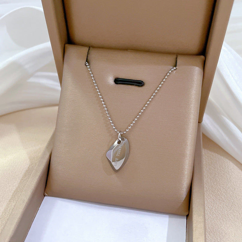 Collana Punk Minimalista Dolce Cuore Geometrico in Acciaio Inossidabile con Catena Irregolare