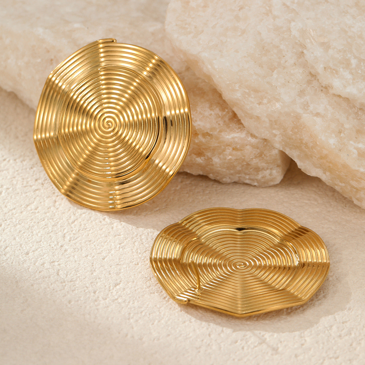 Orecchini da donna rotondi geometrici a bussola vintage in acciaio inossidabile placcato oro 18K