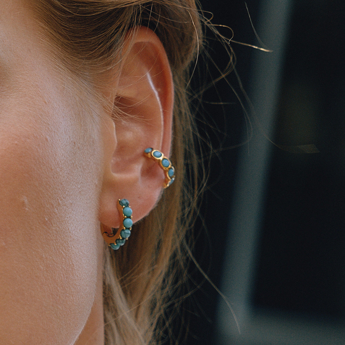 Pendientes geométricos de acero inoxidable chapados en perlas con detalles de turquesa para mujer Joyería de moda minimalista de lujo