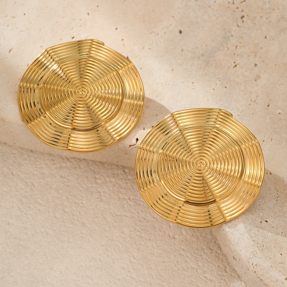 Orecchini da donna rotondi geometrici a bussola vintage in acciaio inossidabile placcato oro 18K