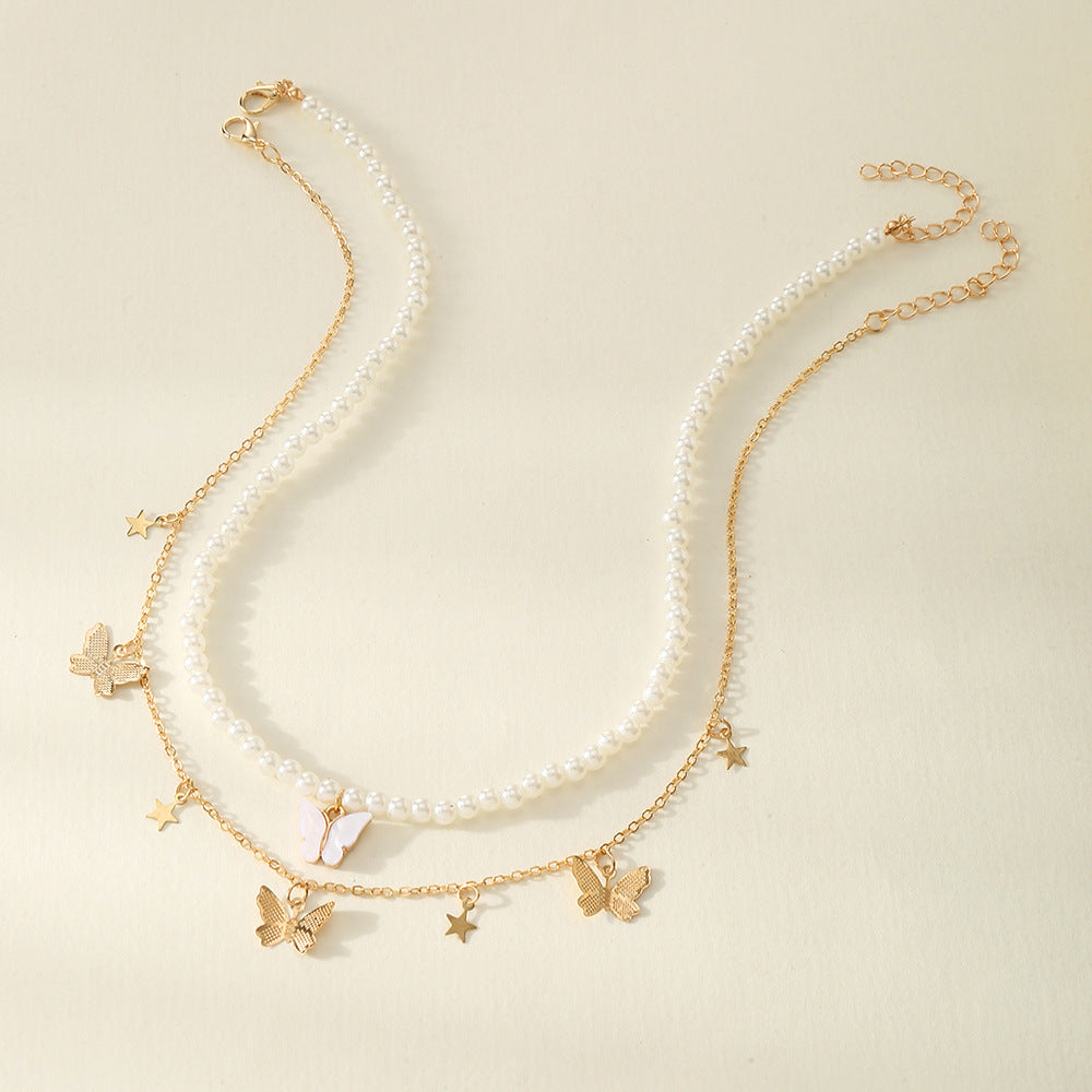 Set di collana con ciondolo a forma di conchiglia minimalista in lega per ragazze con catena di perle e finitura artigianale
