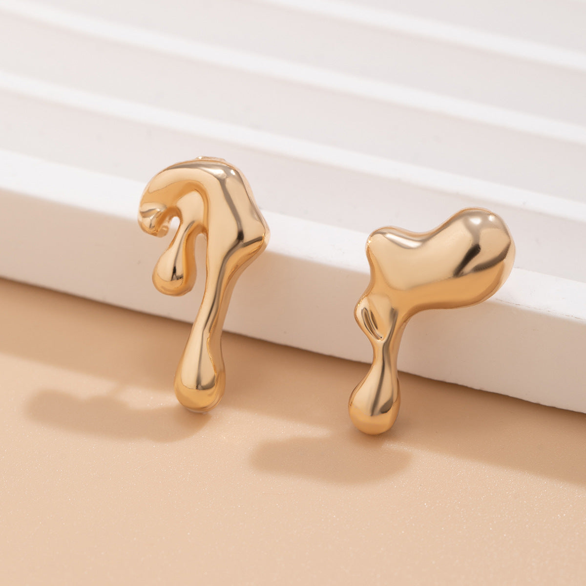 Minimalist Teardrop Alloy Plated Earrings for Women