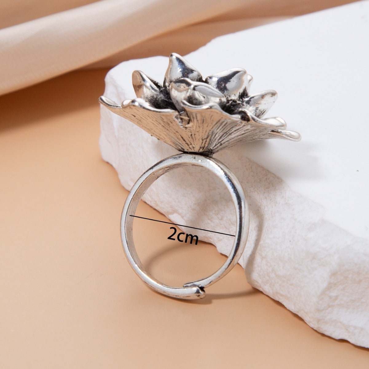 Vintage Floral Ring for Women with Zinc Alloy Construction Adjustable Open Band Design Minimalist Petal Shape Hand Jewelry