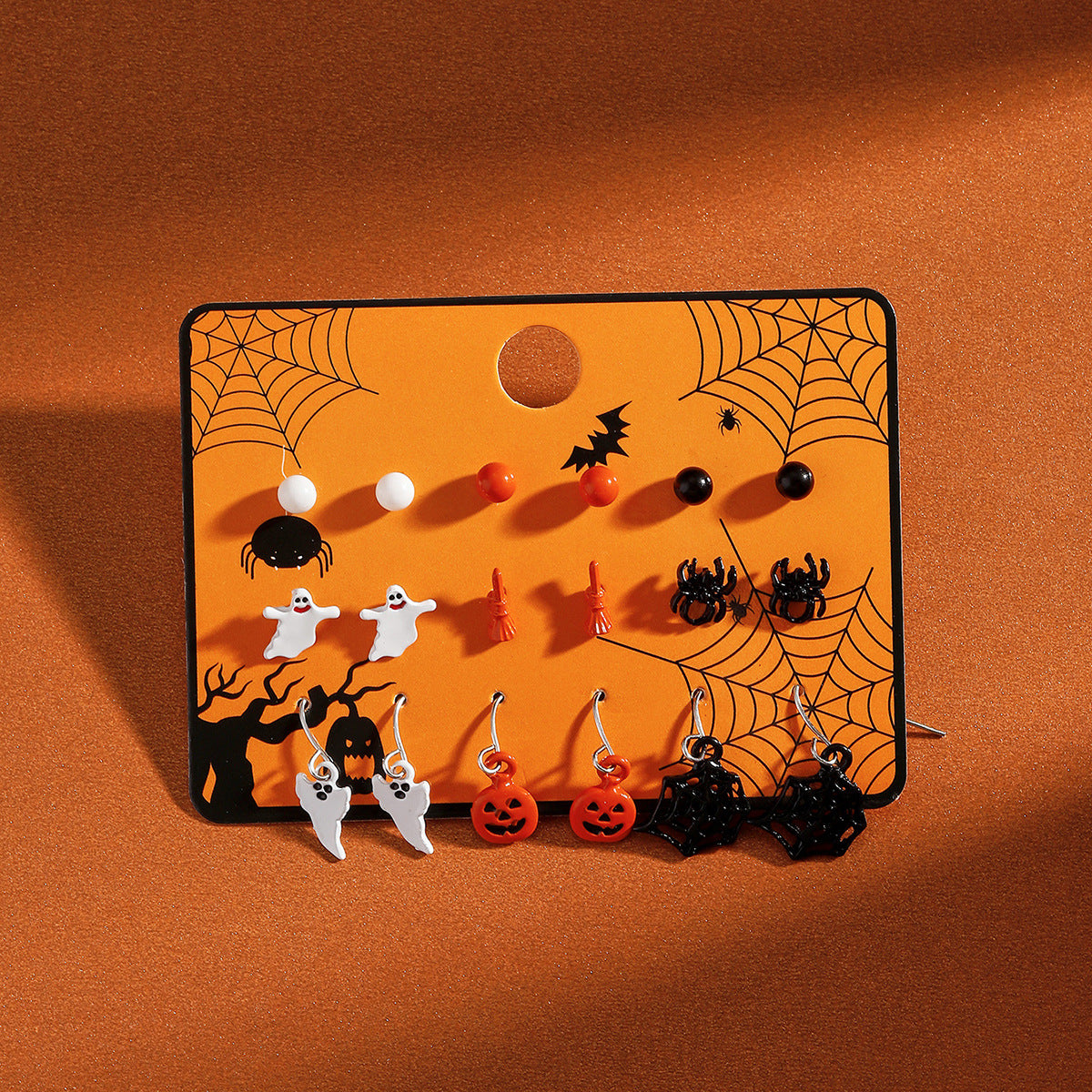 Juego de pendientes de tuerca de calabaza, fantasma y murciélago de Halloween estilo caricatura oscura en aleación con postes de acero inoxidable