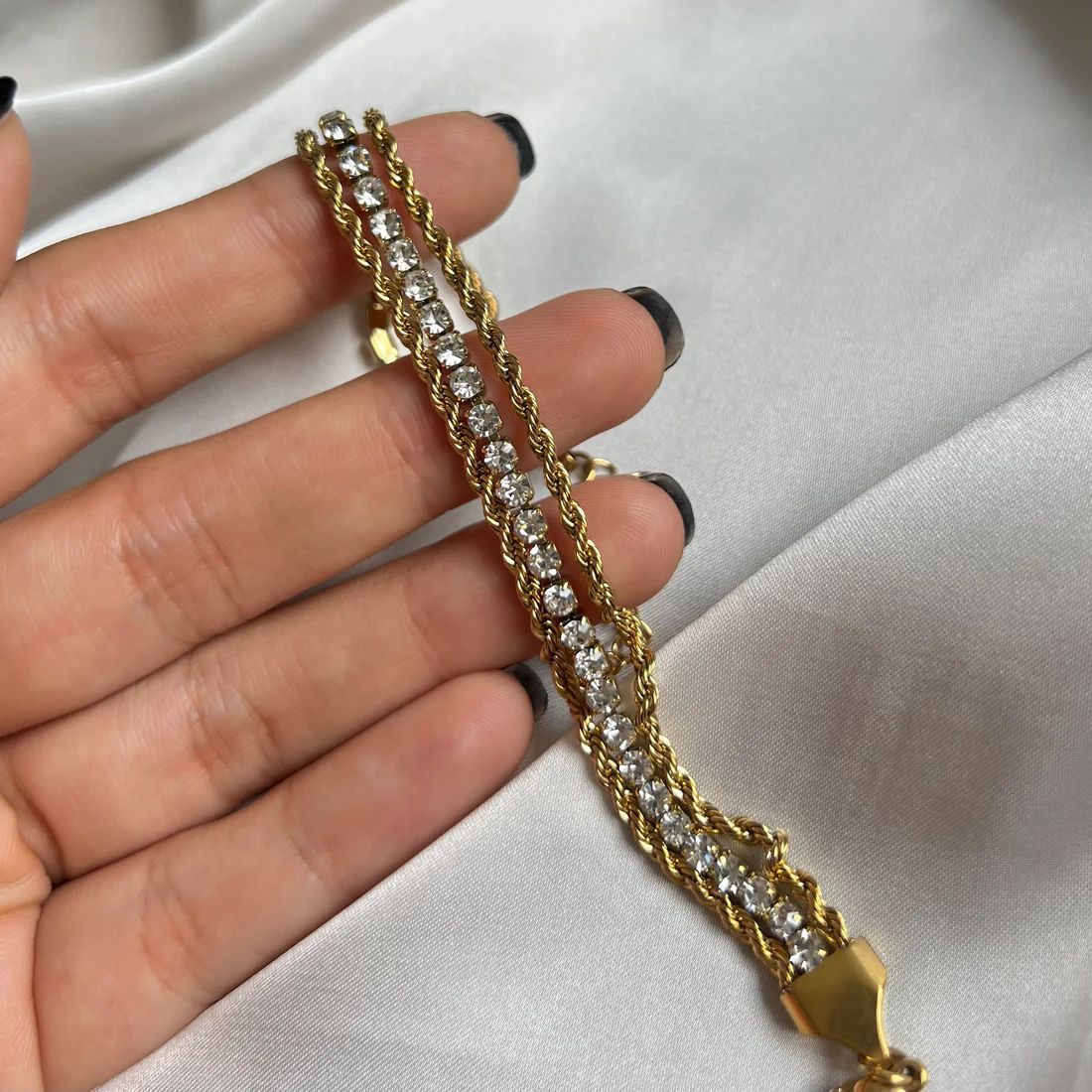 Bracciale da donna a catena con zirconi in acciaio al titanio placcato oro 18 carati, stile minimalista di lusso leggero