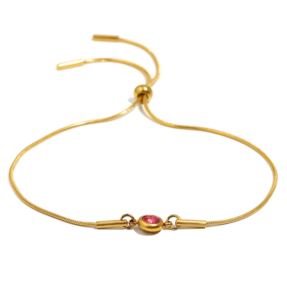 Bracciale alla moda geometrico in acciaio inossidabile con placcatura in oro 18 carati e catena a serpente regolabile con accenti di zirconi rotondi