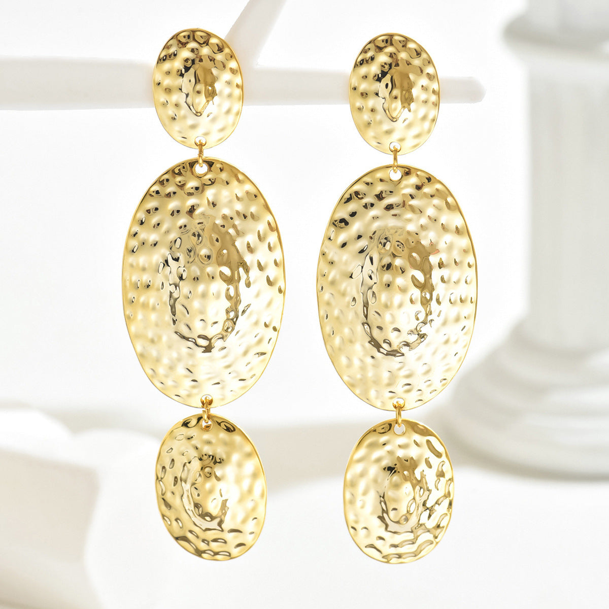 Pendientes de aro minimalistas geométricos chapados en oro para mujer de aleación con postes de acero inoxidable