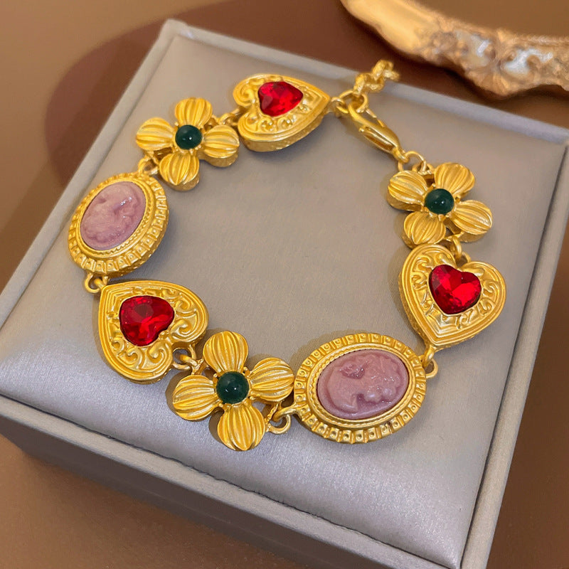 Collana con ciondolo a cuore in strass e fiori vintage, stile corte francese, con catena alla clavicola e design retrò resistente
