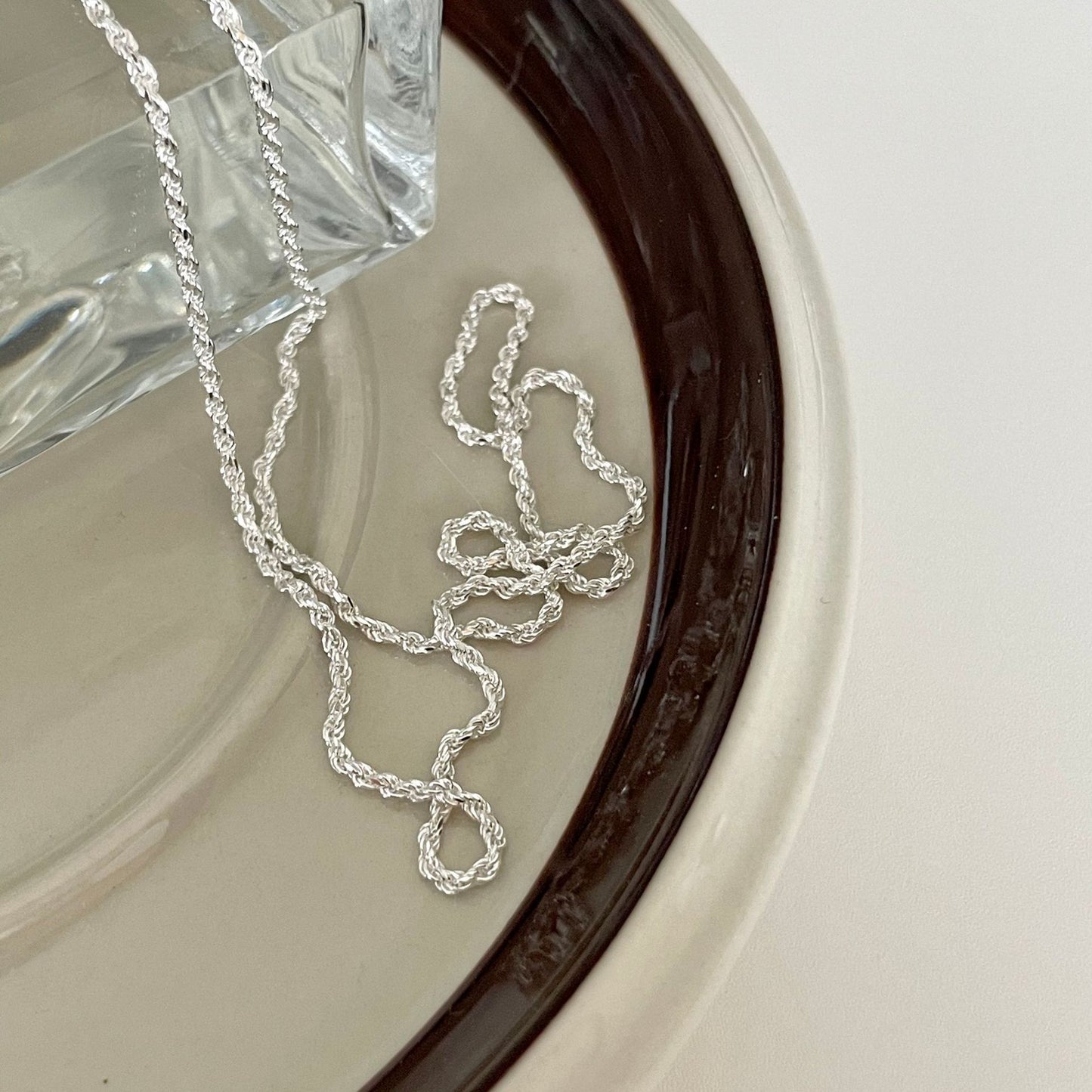 Collar Minimalista de Plata Esterlina 925 Bañado en Oro con Cadena de Cuerda Geométrica para Mujer