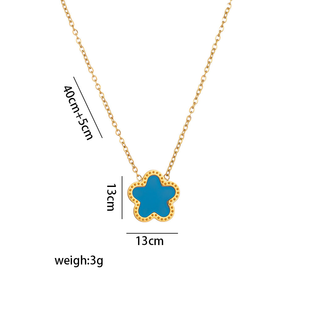 Collana pendente con fiore di pruno minimalista in madreperla da donna con intarsio di strass e catena a serpente in acciaio al titanio