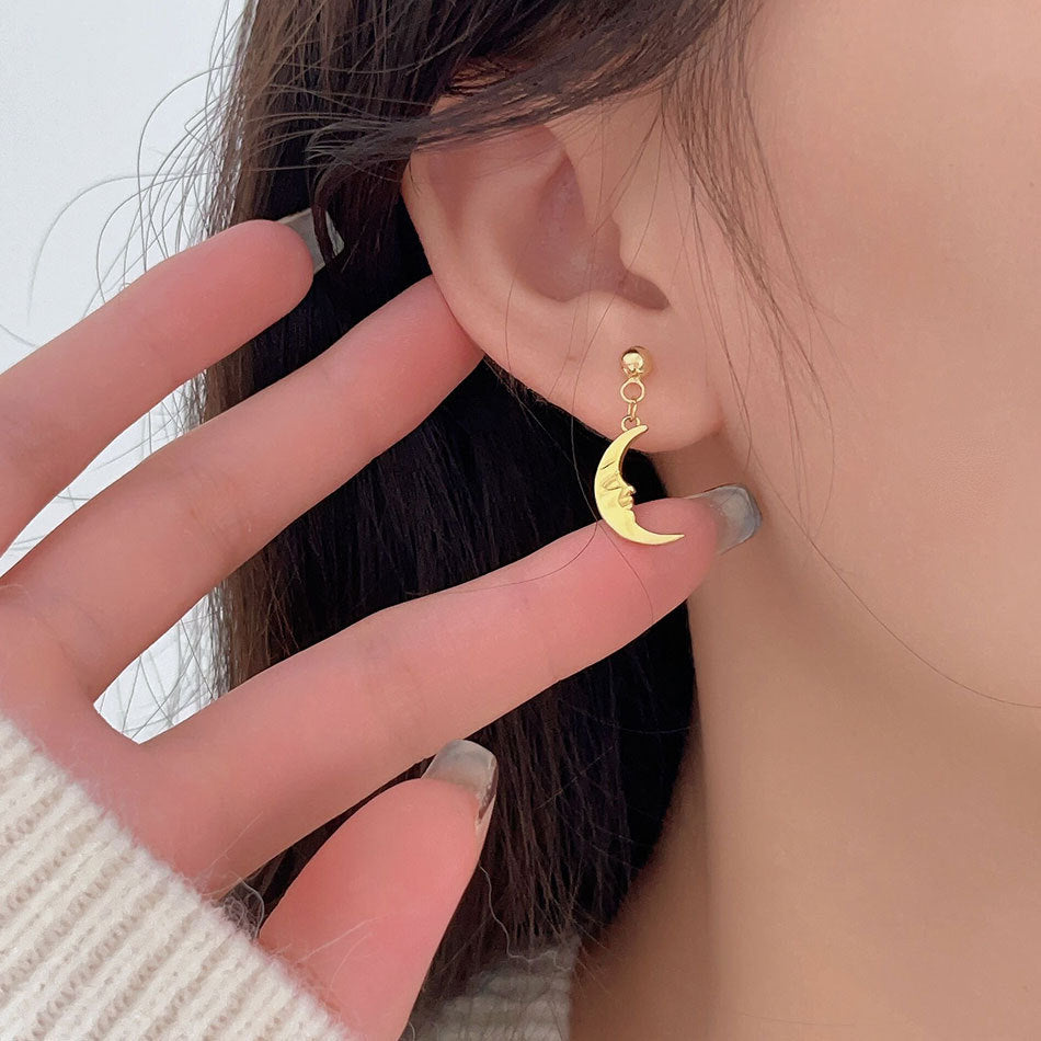 Orecchini a forma di luna stravaganti in argento sterling 925 con intarsio di perle, stile fresco e dolce