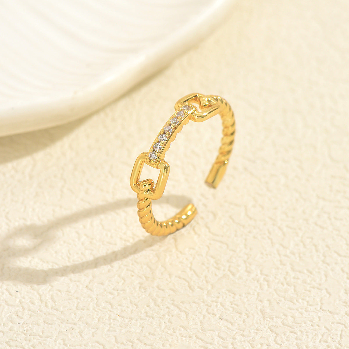 Anello a Fascia Aperta Minimalista Geometrico da Donna in Lega di Zinco con Intarsio in Zirconia Cubica
