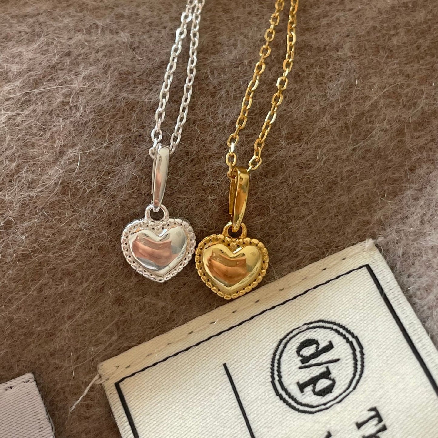 Minimalist Heart-Shaped 925 Sterling Silver Necklace with Geometric Design and Delicate Pendant