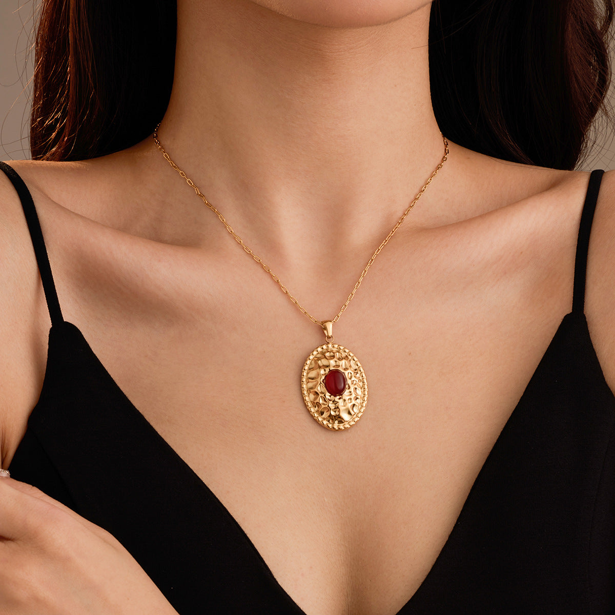 Collana con Pendente Ovale di Pietra Naturale Incastonata, in Acciaio al Titanio Placcato, Stile Trendy per Donna