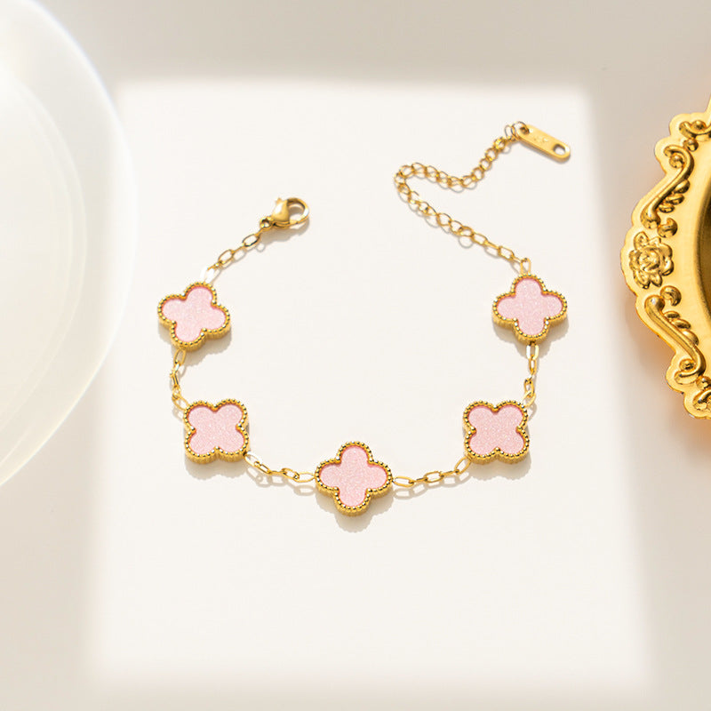 Pulsera Minimalista de Acero de Titanio con Forma de Trébol para Mujer con Baño de Oro e Incrustaciones de Nácar