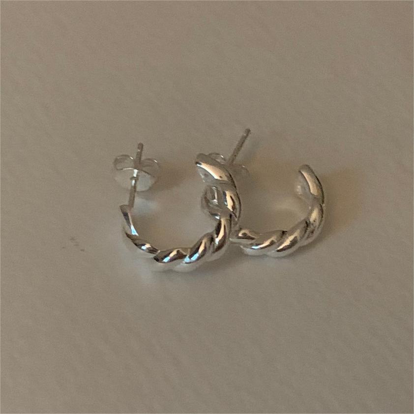 Pendientes de tuerca de plata de ley 925 con forma geométrica de número o letra y alambre retorcido, de estilo minimalista