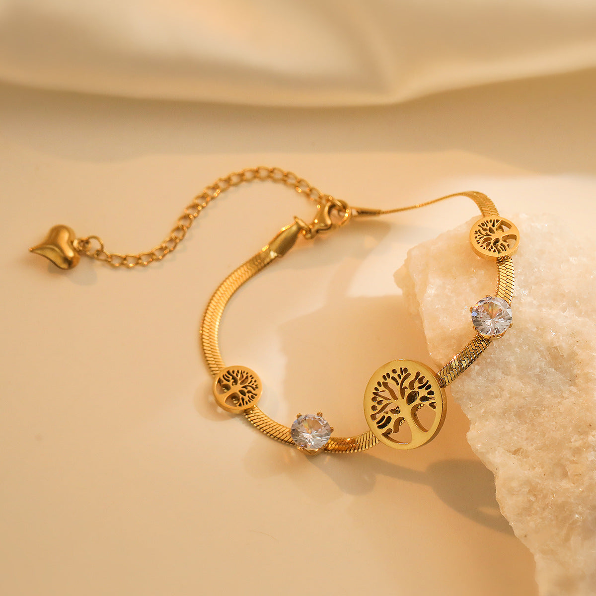 Bracciale Albero della Vita Geometrico alla Moda da Donna in Acciaio al Titanio con Placcatura in Oro e Intarsio di Zirconi