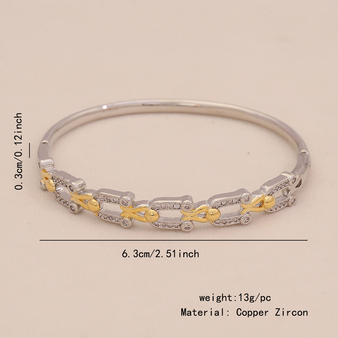 Bracciale personalizzato con catena a serpente in rame color oro con testa di leopardo e micro-intarsio a forma di cuore