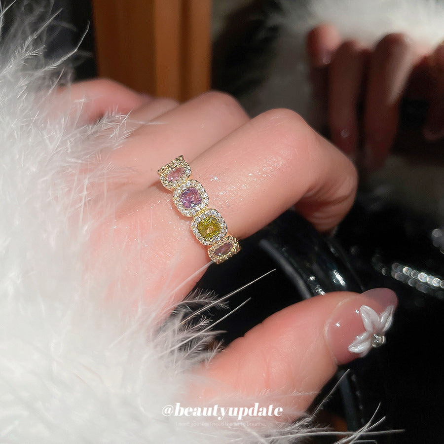 Anillo de Cobre Bañado en Oro, Geométrico Minimalista, de Cuatro Lados, con Incrustaciones de Zirconia para Mujer, Uso Diario, Estilo Lujoso, Banda para el Dedo Índice