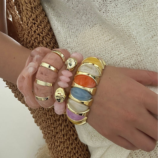 Bracciale rigido largo in acrilico placcato geometrico