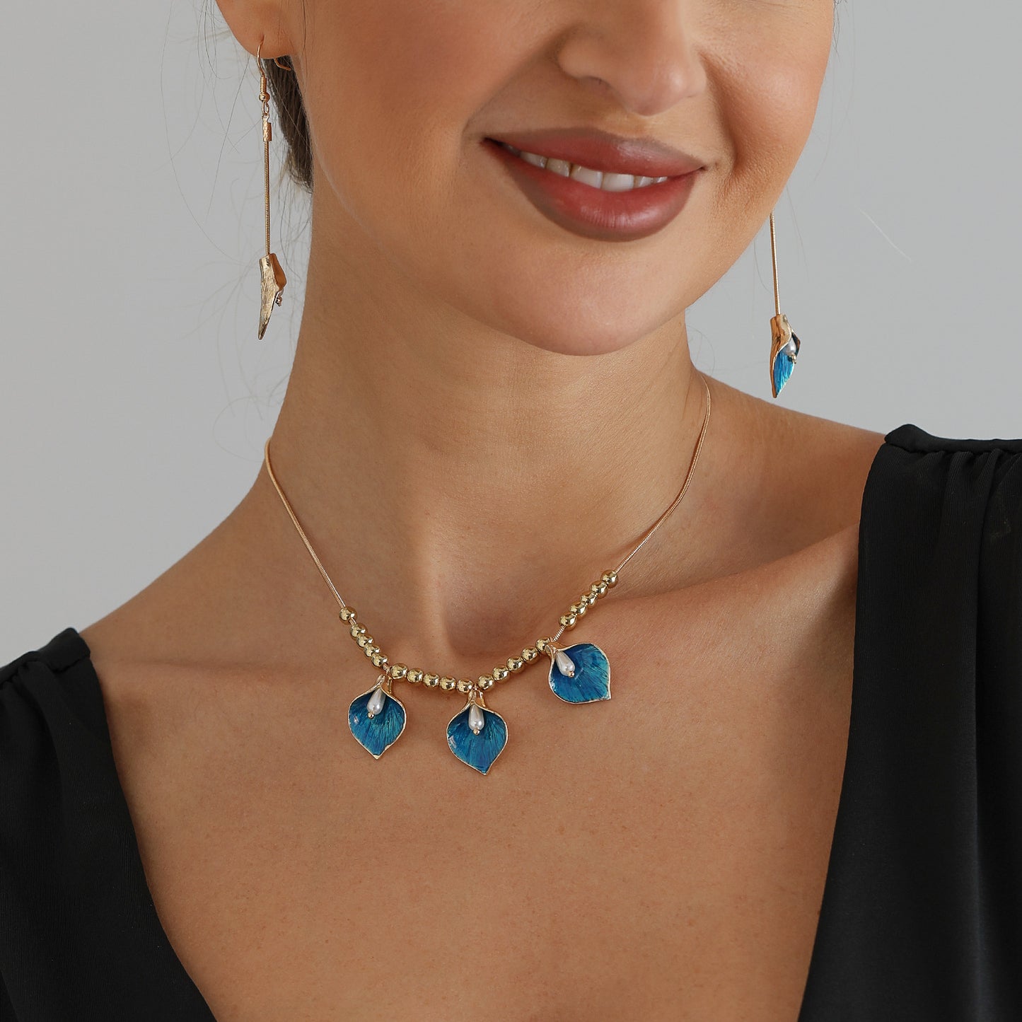 Vintage Elegant Floral Geometric Drip Oil Plated Alloy Necklace for Women