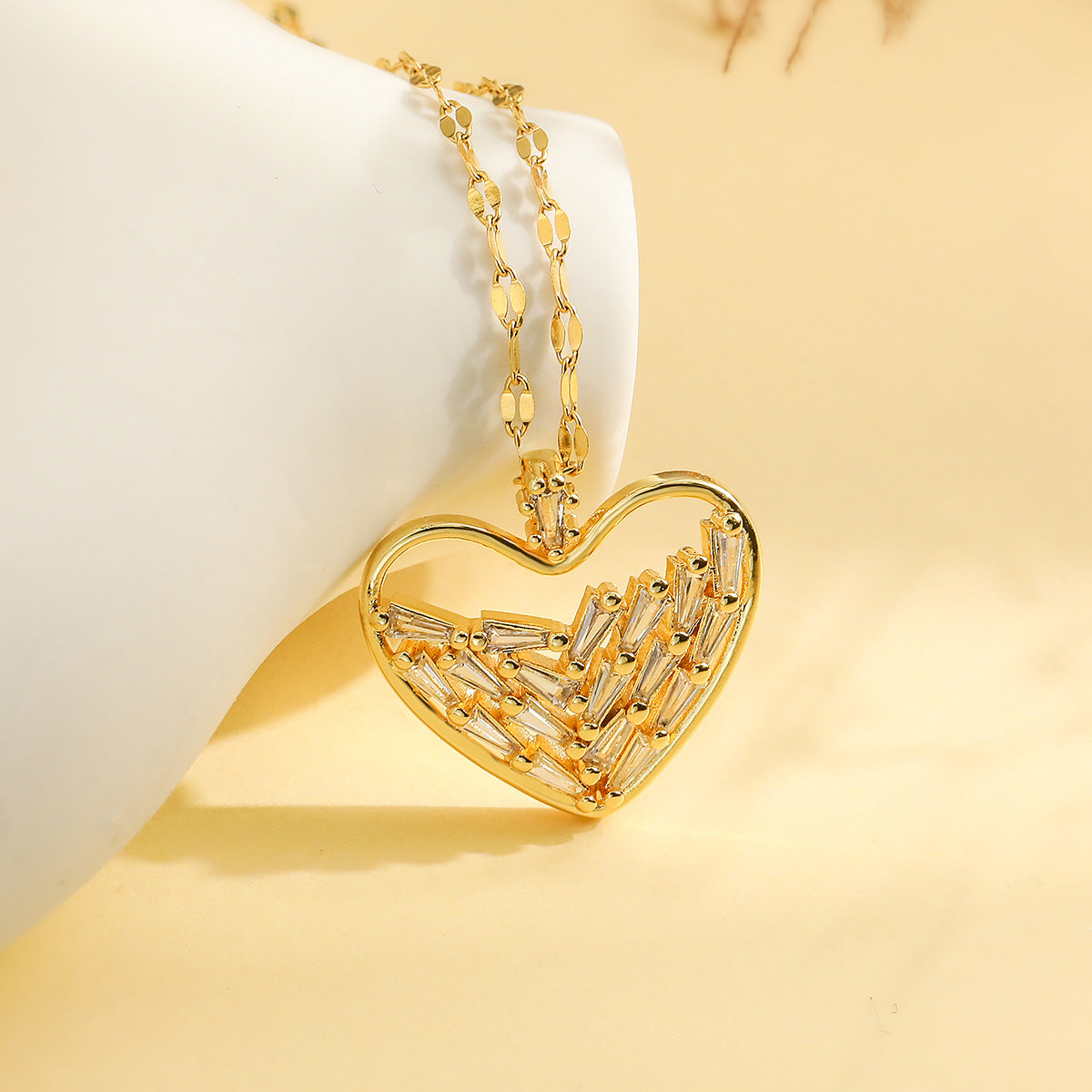 Minimalist Heart-Shaped Copper Pendant Necklace with Real Gold Plating and Zircon Accents for Women