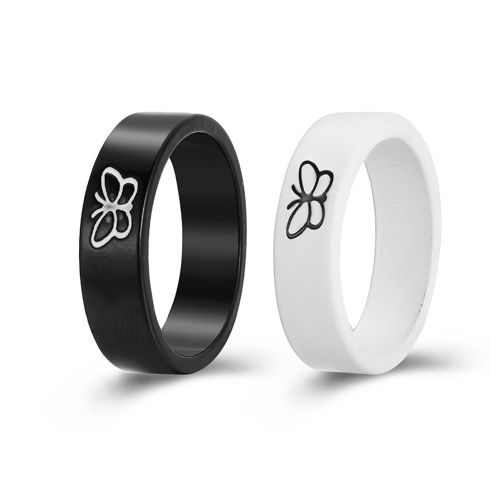 Juego de anillos de resina tallada de mariposa minimalista en blanco y negro para mujer