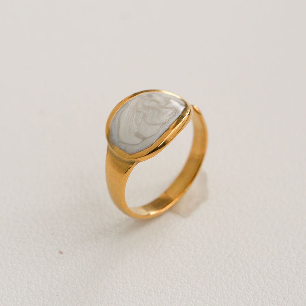 Anillo minimalista de acero de titanio con forma de girasol para mujer, con banda abierta ajustable y acabado chapado en oro