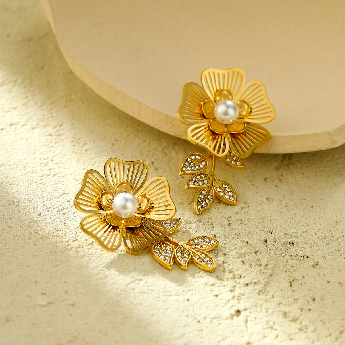 Pendientes colgantes de hoja y flor de acero inoxidable chapado en oro de 18 quilates, estilo francés vintage, para mujer