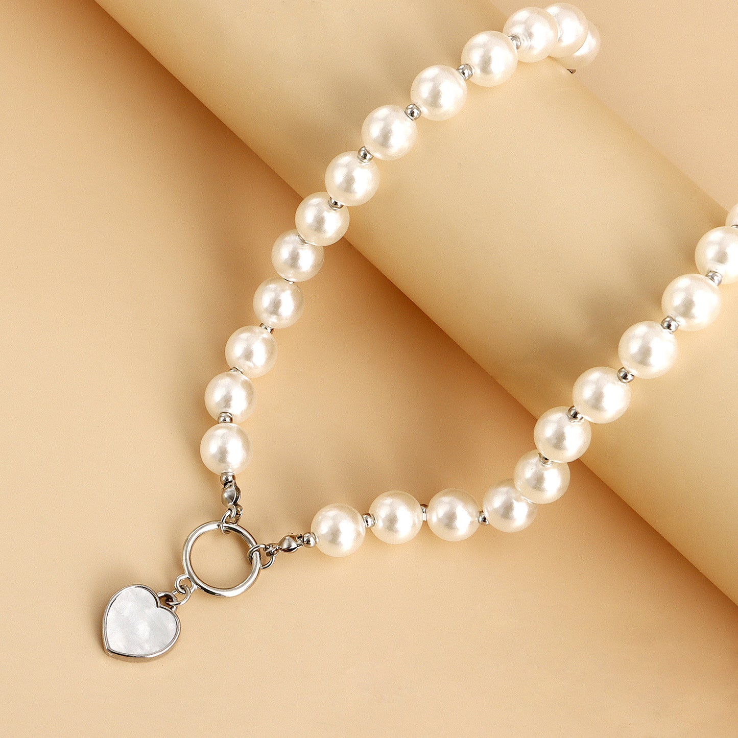 Sweet Minimalist Heart-Shaped Mother-of-Pearl Pendant Necklace with Gold-Plated Alloy Chain for Women