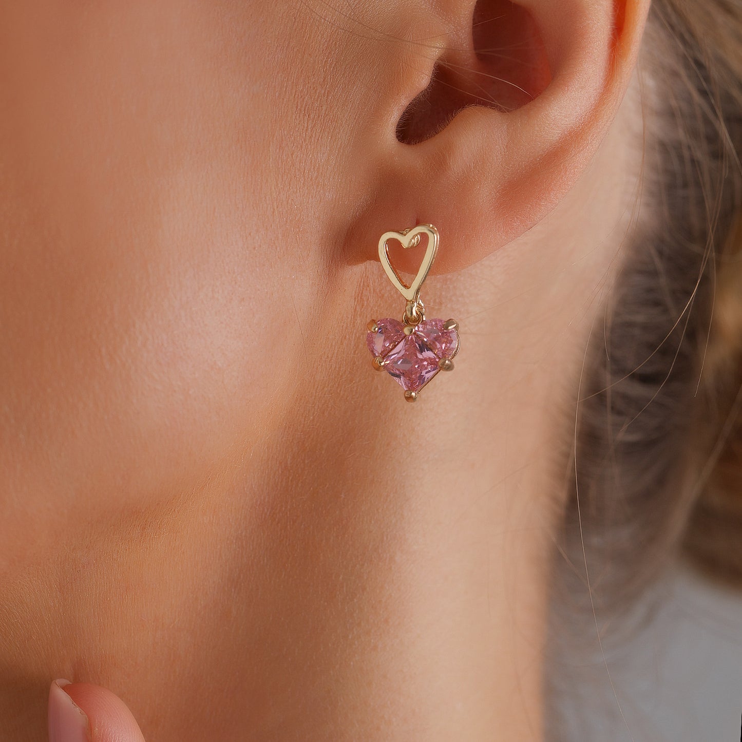 Vintage Style Heart-Shaped Zirconia Stud Earrings in Zinc Alloy with Electroplated Finish for Women