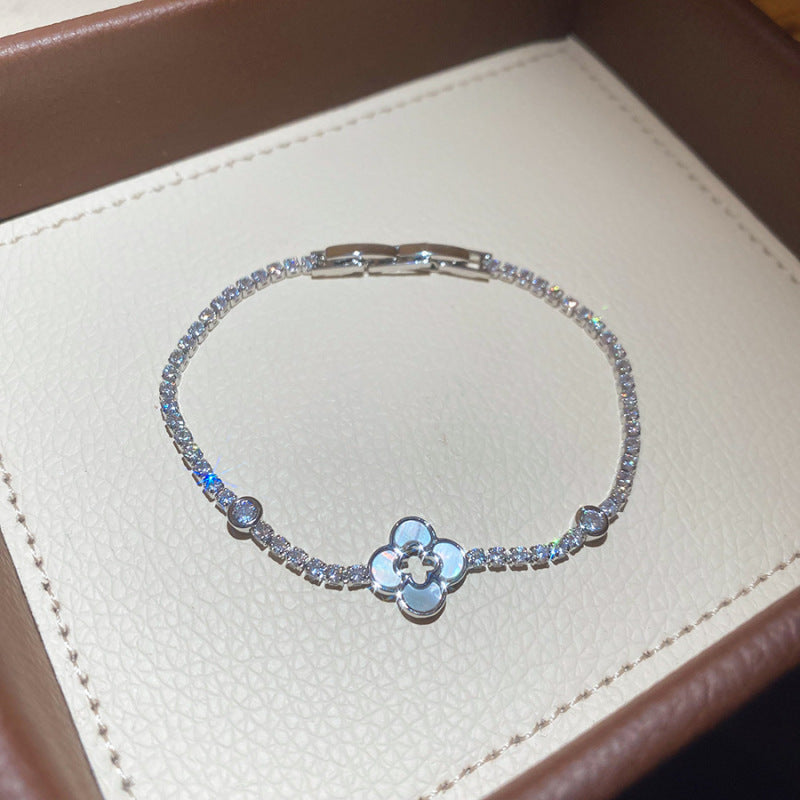 Luxury Elegant Geometric Round Cubic Zirconia Inlaid Brass Bracelet for Women
