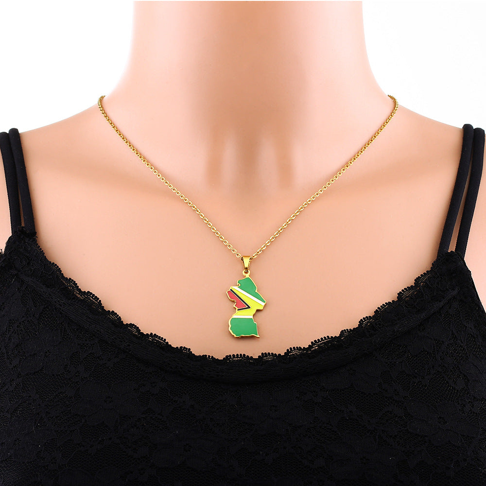 Collar con Colgante Geométrico Étnico en Acero Inoxidable con Dije de Acero de Titanio y Acabado Galvanizado en Cadena Tipo O para Uso Unisex