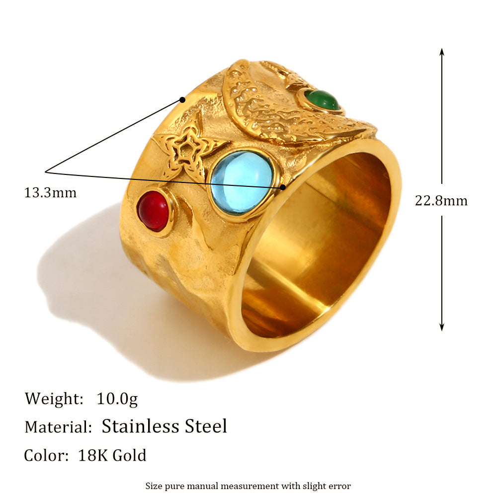 Anello da donna minimalista geometrico in acciaio inossidabile placcato oro 18 carati con dettaglio gemma in rilievo