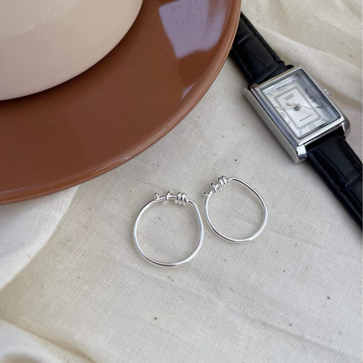 Anillo Minimalista de Plata de Ley 925 con Espiral Geométrica para Mujer