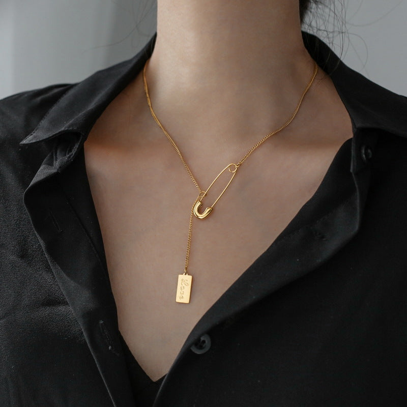 Minimalist Cold-Tone Geometric Paperclip Pendant Necklace in Titanium Steel with Plated Finish for Women