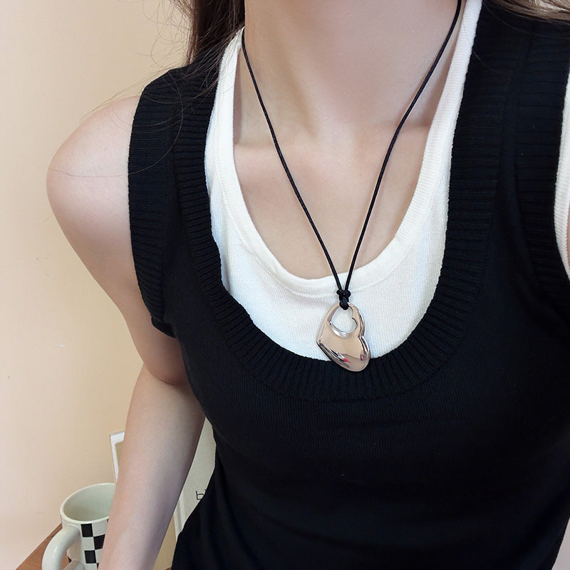 Collana con ciondolo a goccia minimalista dai toni freddi in lega placcata per donna, catena per maglione casual
