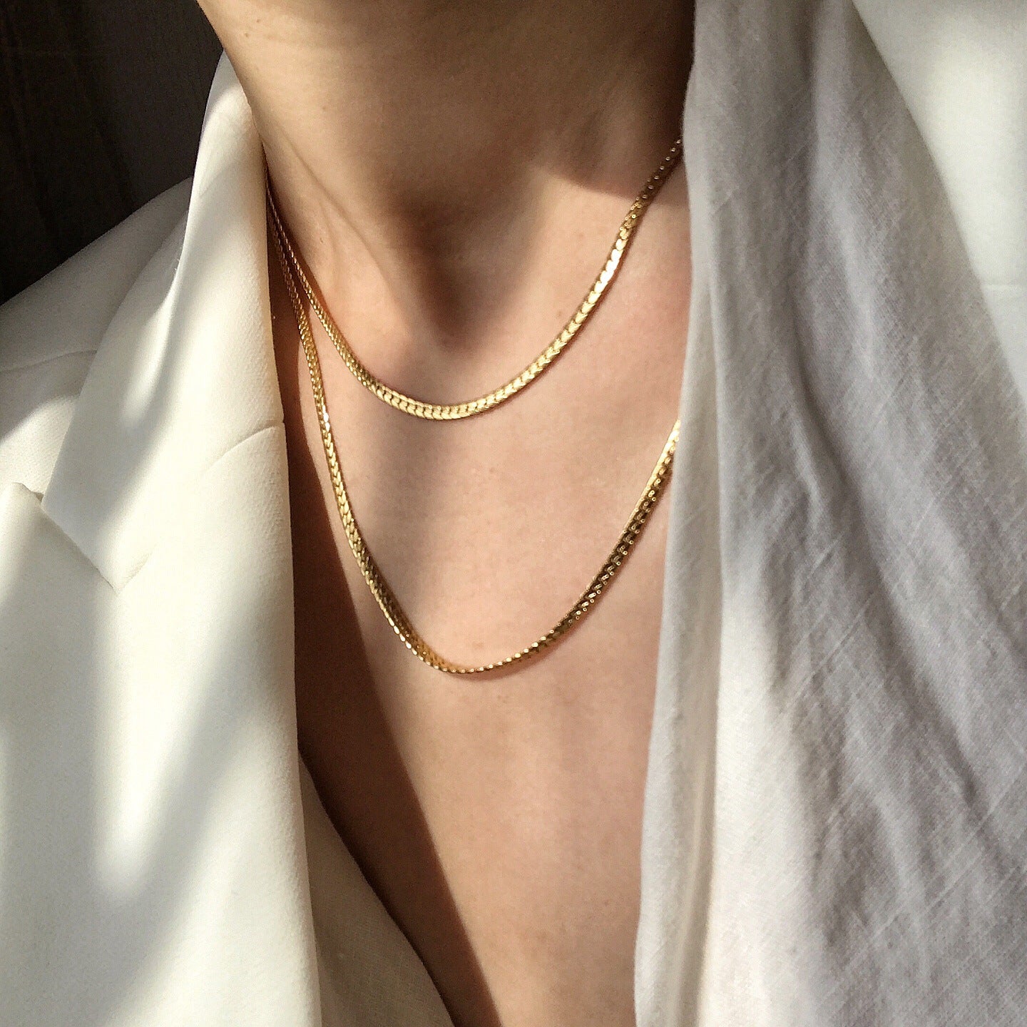 Collar Minimalista de Cadena de Látigo para Hip-Hop de Tono Frío en Acero de Titanio con Chapado en Oro para Mujeres y Hombres