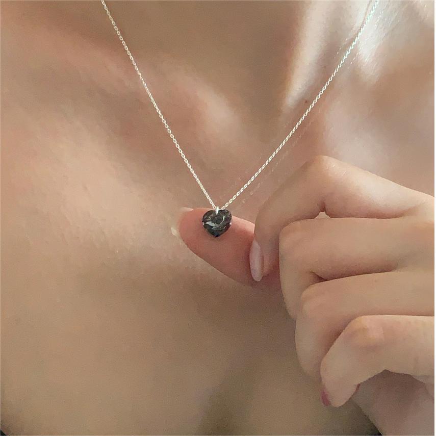Collana minimalista a forma di cuore in argento sterling 925 con intarsio in cristallo austriaco e placcatura in oro su catena a scatola