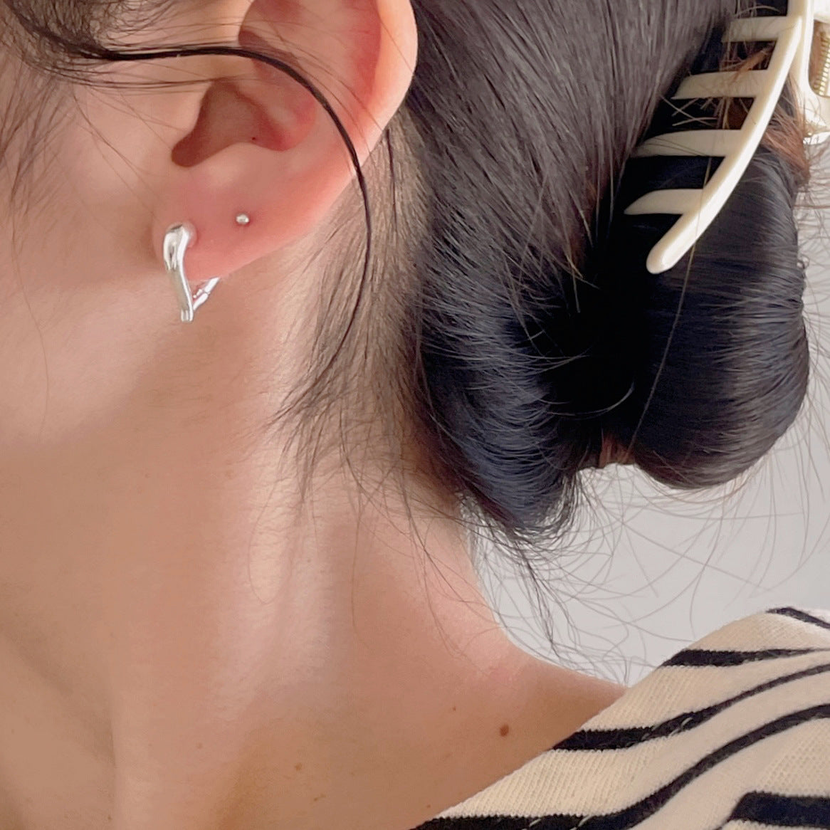 Minimalist Heart-Shaped 925 Sterling Silver Ear Studs for Women with Plated Finish